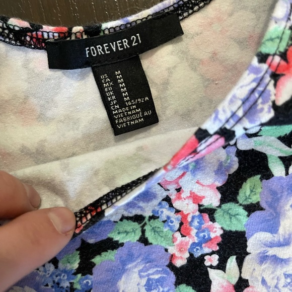 Bundle of super cute crops! - Picture 6 of 8